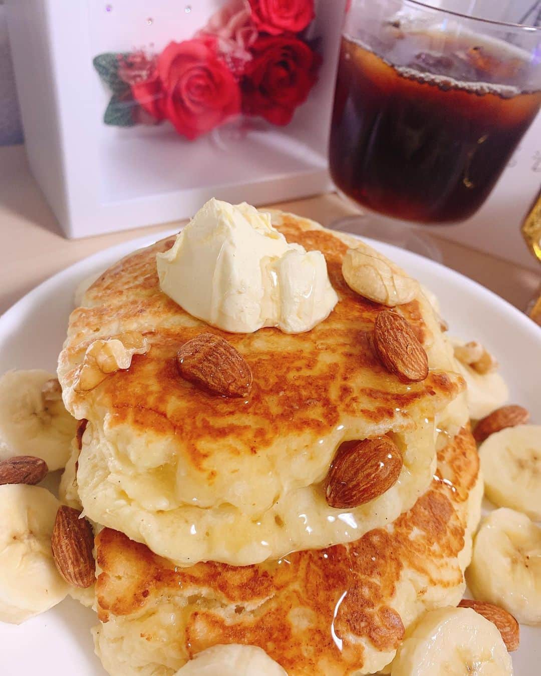 のインスタグラム：「分厚いホットケーキ🥞 . . 豆腐とヨーグルトでもちもち感up🍴 #ikariホットケーキミックス #作ってみたシリーズ」