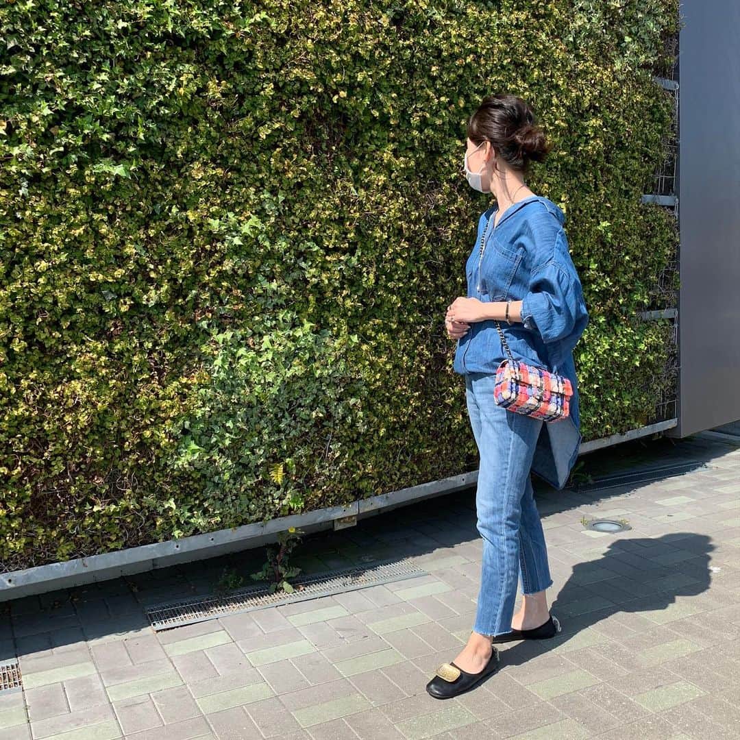 liiiiche23のインスタグラム：「・ ・ 先日の。 上下ZARAコーデ👖 このデニムシャツ 勝手に襟抜けるし、軽いしお気に入り💙 ・ ・ #code #coordinate #fashion #outfit #outfitoftheday #ootd #dailylook #dailylook_japan #dailylook_jp #instafashion #instalook #zara #ザラ #ザラジョ #demim #デニムオンデニム #デニム #chanel #chanelbag #シャネル #chanelmatelasse #マトラッセ」
