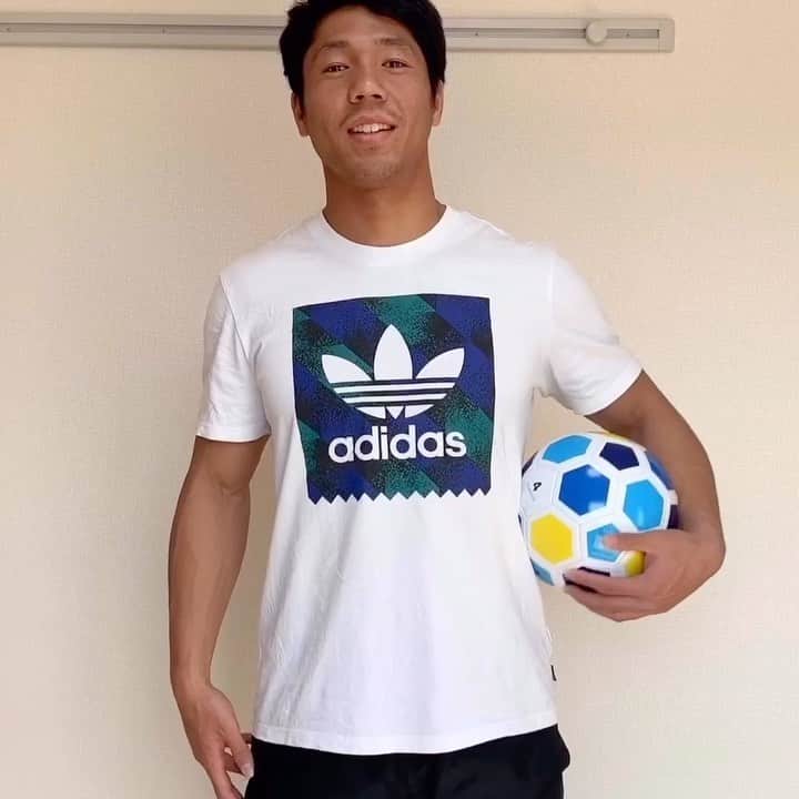 山沢拓也のインスタグラム：「#hometeam  コロナでなかなか外出できませんが自宅でできることを楽しみましょう！ #adidas #リフティング #元サッカー少年 #stayhome」