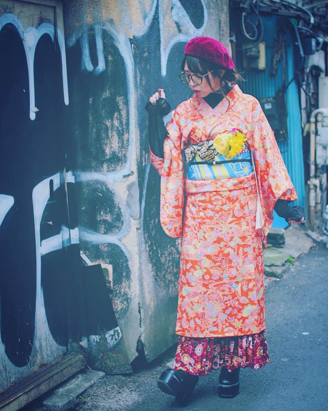 のインスタグラム：「👘🕶﻿ ﻿ カジュアル着物って﻿ とってもわくわくするね！﻿ もっと色んなもの合わせてみたい〜﻿ けど難しいねぇやっぱり！﻿ ﻿ ﻿ おしらせ🆕﻿ ﻿ 最近、BIGOLIVE﻿ という配信アプリで毎日配信中！﻿ 目指せ公式ライバー！ということで﻿ ﻿ 350人のフォロワー﻿ 1万ビーンズの達成﻿ ﻿ にて公式ライバーでございます！﻿ ﻿ ぜひぜひ観に来て欲しいよー！﻿ フォローだけでもお願いします🥺💕﻿ ﻿ BIGO ID：404712924﻿ 🔍 : 井上麗夢﻿ ﻿ #ライバー﻿ #新人ライバー﻿ #ビゴライブ﻿ #女性配信者」