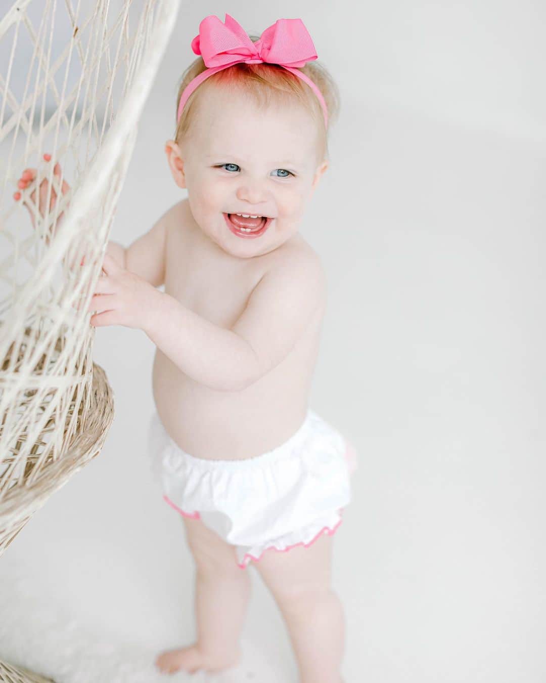 カーリー・パターソンのインスタグラム：「If you need some Sunday smiles💗 #EmmalineRae #oneyearold」