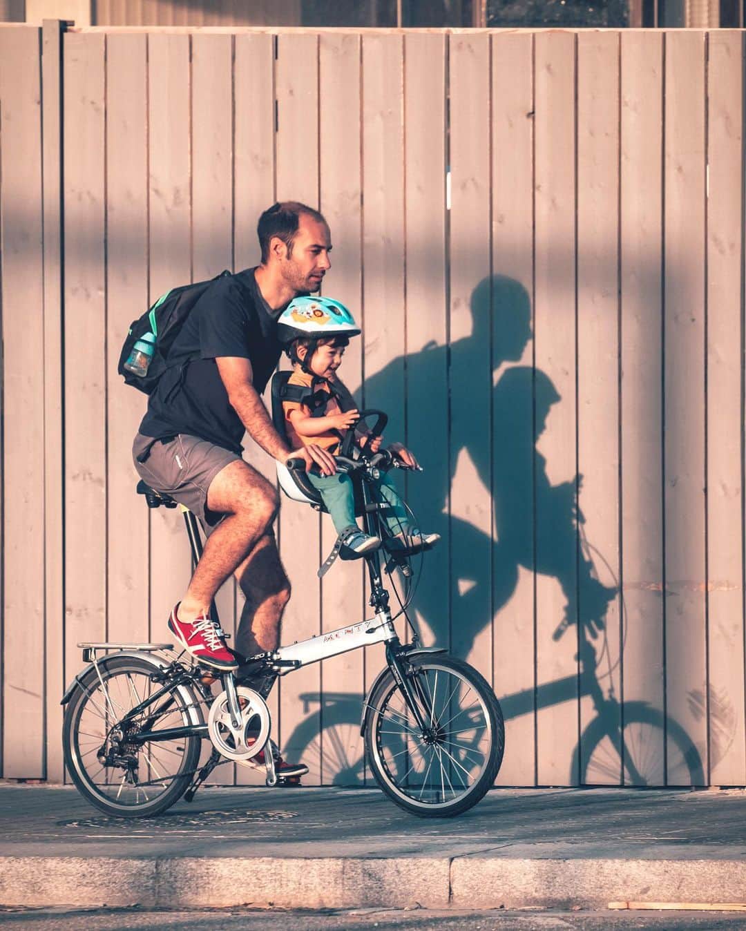 Nicanor Garcíaのインスタグラム：「Watch out for your shadow : Ojo con tu sombra #nicanorgarcia @travelarchitectures」