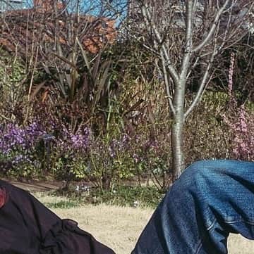 トミタ栞さんのインスタグラム写真 - (トミタ栞Instagram)「さて、みなさん。 2日間にわたって 一枚の写真をバラして投稿してまいりました。 が、そんなワクワク企画も残すところ あと一枚となりました。  あと、残るパーツは…  そうですねぇ〜。 お察しがいいっ！ 顔パーツですっ！はぁ〜い。 そうなんですねぇ〜  ラスト1枚はいつアップしましょうかね〜 今夜かなー 明日かなー それとも、1週間後くらいかな〜  どんな顔をしているんでしょうかねー  何か言いたいことがあるならコメント欄にどうぞお書きください。 ご自身の夢の夢とか、買わなきゃいけないものとか、親の誕生日のメモとか。 文字にするのは大切ですからねぇ〜  おっ！ それはさておき、 今日は日曜日ですか〜 なんだか、曜日の感覚が わからなくなっちゃいますねー  #隙間を持て余した結果 #少し調子に乗りました #いいね　のしょうがない #さすがに #これにしてきたら #とりあえずいいね押す人間や」4月5日 18時58分 - tomita_shiori