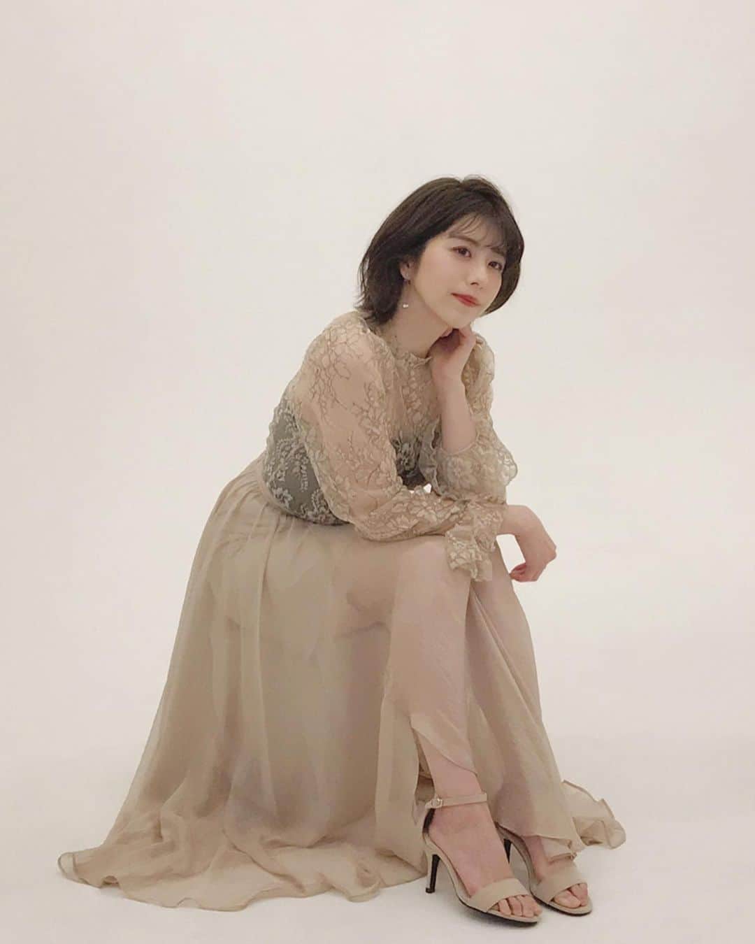 のインスタグラム：「. 全身はこんな感じ🧸✨ . tops @amail_official skirt @lily_brown_official ring @atelier_kikiki」