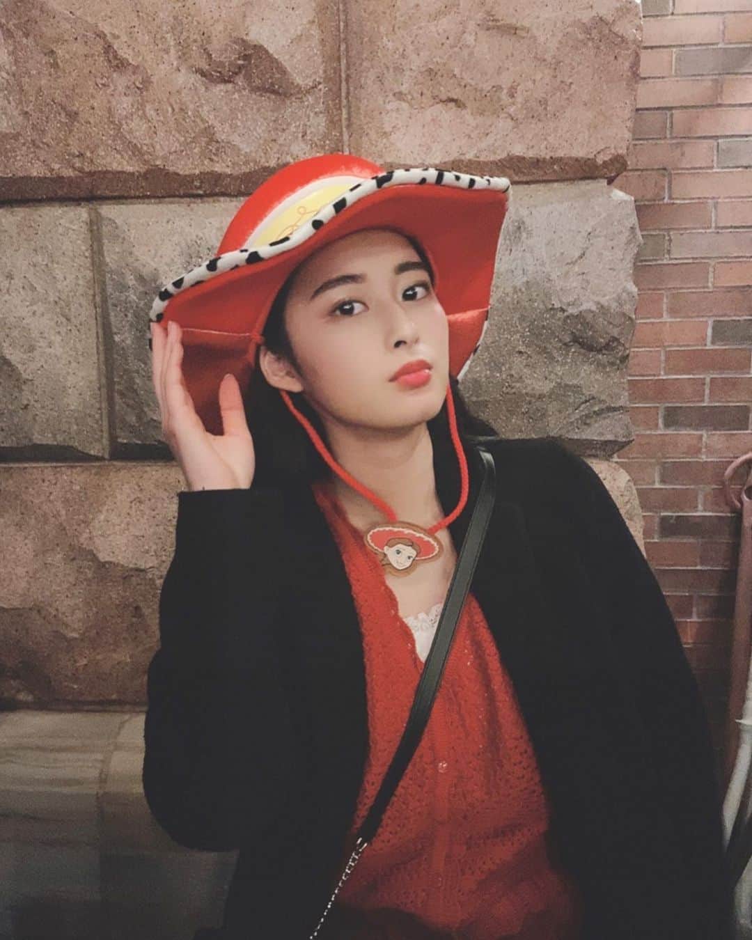 西山なずなのインスタグラム：「. 新エリアオープンするし、 はやくディズニー行きたいなー🥺❤︎」
