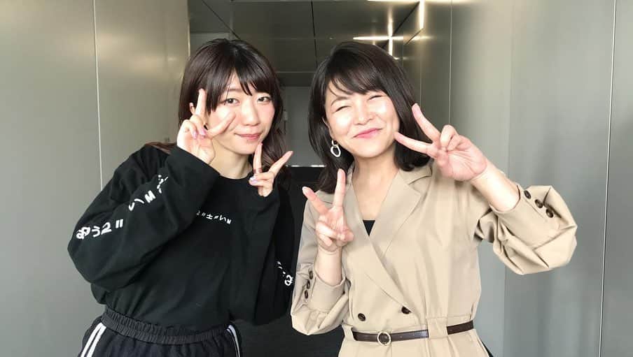 川村美保さんのインスタグラム写真 - (川村美保Instagram)「有吉反省会観てくださり、ありがとうございました😊 色々反響もらってありがたいです🙇‍♀️ 毎日沈んでたけどなんか元気出たわーと言ってくれた友人もいて、何だか少しほっこりした川村です。。 大変な現状がありますが、また毎日笑って過ごせたらなと思います！ #さぁ婚活頑張ろう#せっかく受かったんだから#冷やかしの薔薇はやめてくださいね？笑#東京カレンダー#婚活アプリ#大好きな志麻子様#パイパイでか美さま#長州力さまからのありがたいお言葉#安心感のある顔」4月5日 21時30分 - miho0308kawamura