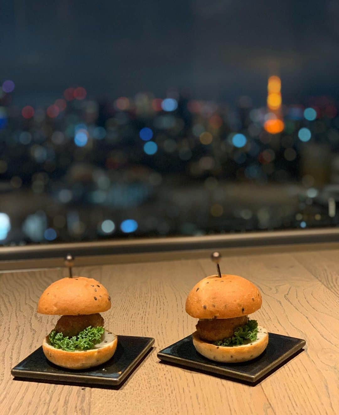 Yukaさんのインスタグラム写真 - (YukaInstagram)「The Kintan STEAK 東京タワーが見えるレストラン🌃🗼 お肉のフラワーボックスすごくてビックリした💐 料理も夜景の見える席も最高でした🥺 ごちそうさまでした🙏🏻 - コース料理でお腹いっぱいになった🥴 特にサーロインユッケ、ロッシーニバーガーとフォアグラトリュフのリゾットが激ウマだったよー😭😭😭 大満足でしたー😗😗😗 - #happybirthday#birthday#hbd#ebisu#kintansteak#thekintansteak#flowerbox#flower#誕生日#サプライズ#東京タワー#誕生日おめでとう#夜景#お肉#恵比寿#恵比寿グルメ#恵比寿ディナー#フラワーボックス#肉フラワーボックス#コース料理#ごちそうさまでした#感謝#最高」4月5日 21時44分 - loveyuka06