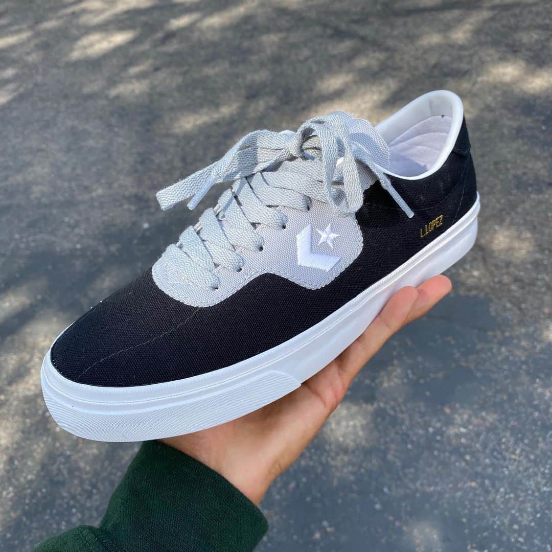 ルーイ・ロペスのインスタグラム：「Black/ Grey Canvas 🍃 available in SHOPS and online now! Stay safe out there every111 ✨🌍🤍!! | Swipe >>> for skateboarding filmed by @ryanree .」
