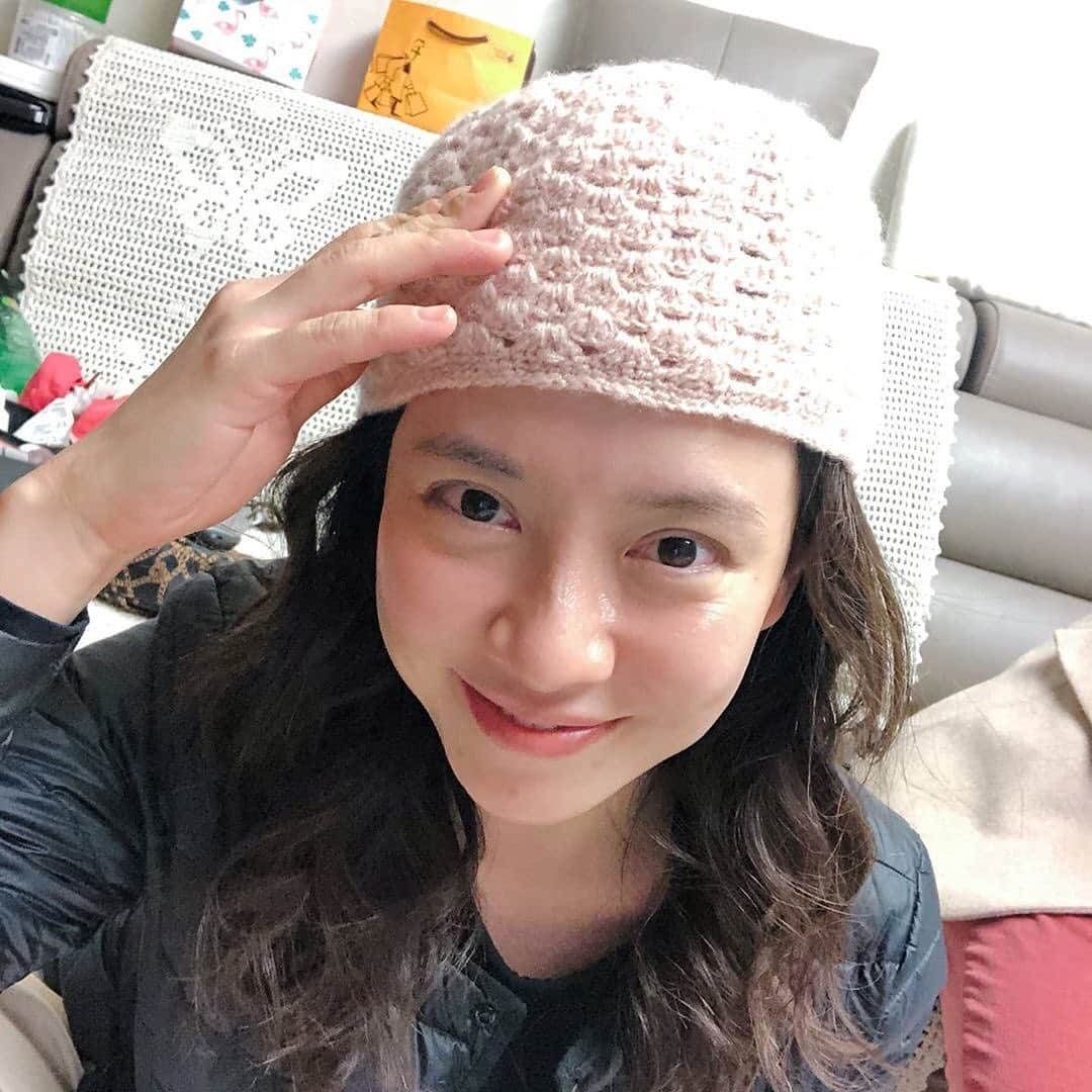 ソン・ジヒョさんのインスタグラム写真 - (ソン・ジヒョInstagram)「Hii💕✌️」4月5日 22時02分 - jihyo_0815