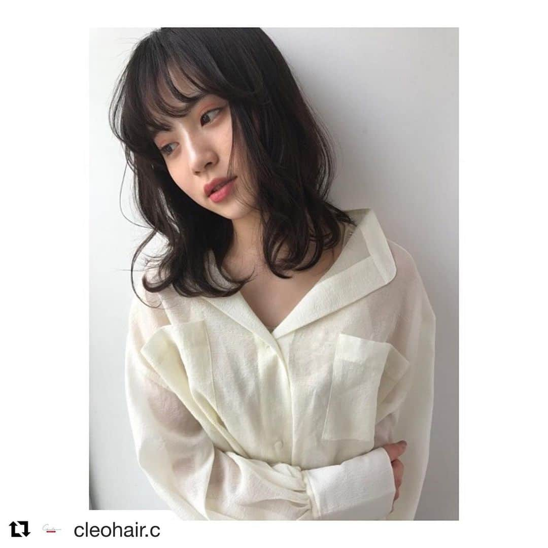 THROW 【スロウ】さんのインスタグラム写真 - (THROW 【スロウ】Instagram)「#Repost @cleohair.c with @get_repost ・・・ . . .  こんばんは、stylistの松尾です＊ . 3月３１日をもってセノーテ店から八丁堀店へ 移動させて頂きます。 . たくさんのお客さまが足を運んでくださり 本当に楽しく、幸せな毎日でした＊ . これからも、hairを通してお客様の毎日を 幸せにできるような可愛いhairを作って いくために、頑張ります！ . ぜひまた、お任せください❤︎ . ご予約の際は、"クレオヘアー　八丁堀" で検索、 もしくはお電話、私のインスタグラムのdmから お問い合わせくださいませ。 . .  Tel  082 962 4012 . Instagram  @tyansaso . HPB  https://beauty.hotpepper.jp/slnH000176131/stylist/T000621916/ . . 宜しくお願い致します＊ stylist 松尾　紗英 . . #cleo#クレオヘア#セノーテ#広島#広島美容室#広島美容院#ヘアアレンジ#スロウカラー#アッシュ#袋町美容室#グレージュ#ショートカット#ロングヘア#ボブアレンジ#ウルフ#cute#follow#instagood#広美#ベージュカラー#ハイトーン#パーマ#ファッション#冬カラー#ウェットヘア#ボブ#鬼滅カラー#sae___beige」4月5日 22時03分 - throwcolor