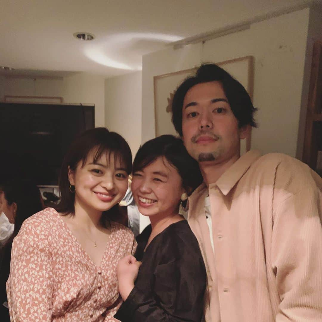 新野俊幸さんのインスタグラム写真 - (新野俊幸Instagram)「先日、いつも画面越しに見ていた先輩方にご挨拶する機会がありました😇  ふたりとも優しくて良い人だったなぁ〜  #先日の話です #結構前です #だいぶ前の話 #ここまで言っても読まない奴がいる #それがインスタ #でもそういう奴すら愛していく」4月5日 22時39分 - niinotoshiyuki