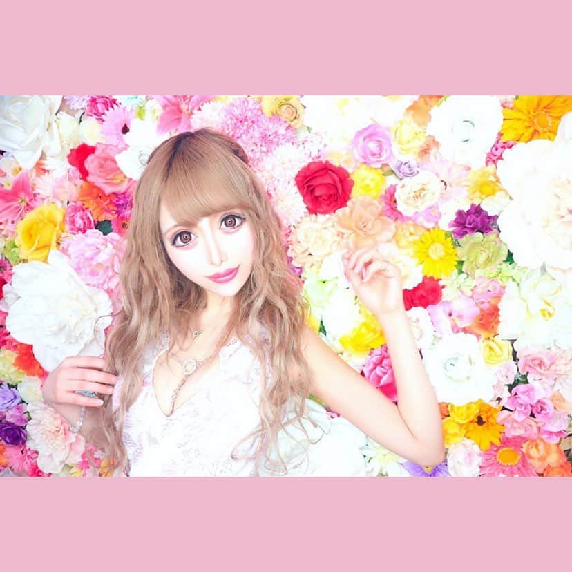 ねねーしゅさんのインスタグラム写真 - (ねねーしゅInstagram)「お花満開🌸🌼🌹🌺 #キャバクラ#新宿#歌舞伎町#キャバ#BAR#ホスト#サパー#歌舞伎#宣材#ナイトスタイル#撮影」4月5日 22時46分 - nenepiyon