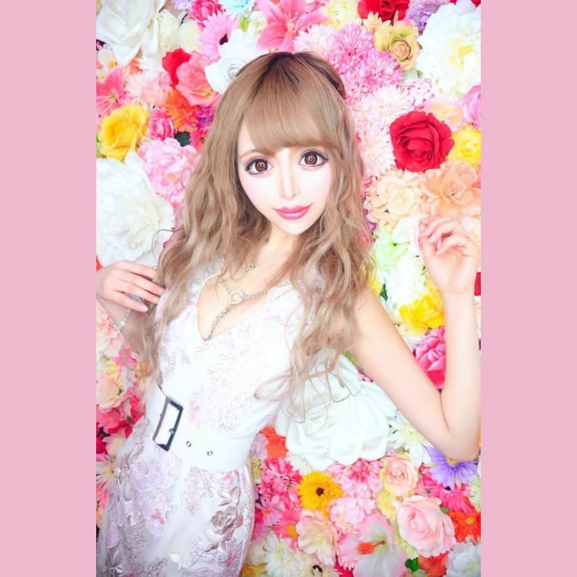 ねねーしゅさんのインスタグラム写真 - (ねねーしゅInstagram)「お花満開🌸🌼🌹🌺 #キャバクラ#新宿#歌舞伎町#キャバ#BAR#ホスト#サパー#歌舞伎#宣材#ナイトスタイル#撮影」4月5日 22時46分 - nenepiyon