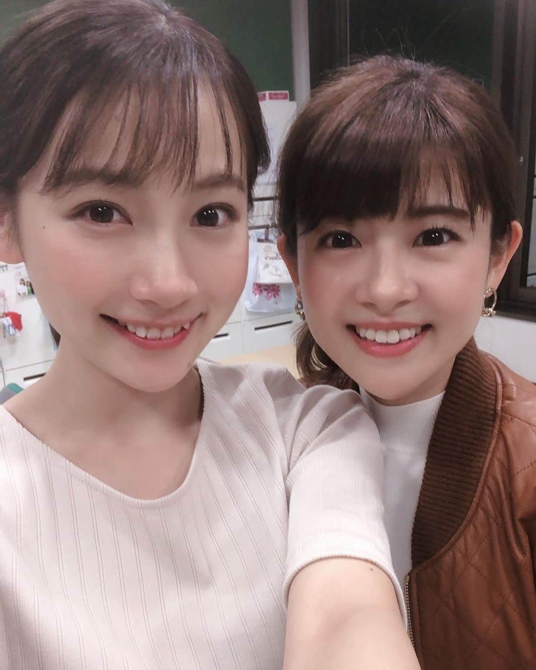 吉田奈央さんのインスタグラム写真 吉田奈央instagram こんばんは ﾟ 洗濯機を2回回して 漬物を漬けて 出汁をとって ながら見ではなくテレビをじっくり見て 少しだけ体のマッサージが出来た日曜日 皆さんはどんな1日でしたか 写真は入社2年目の