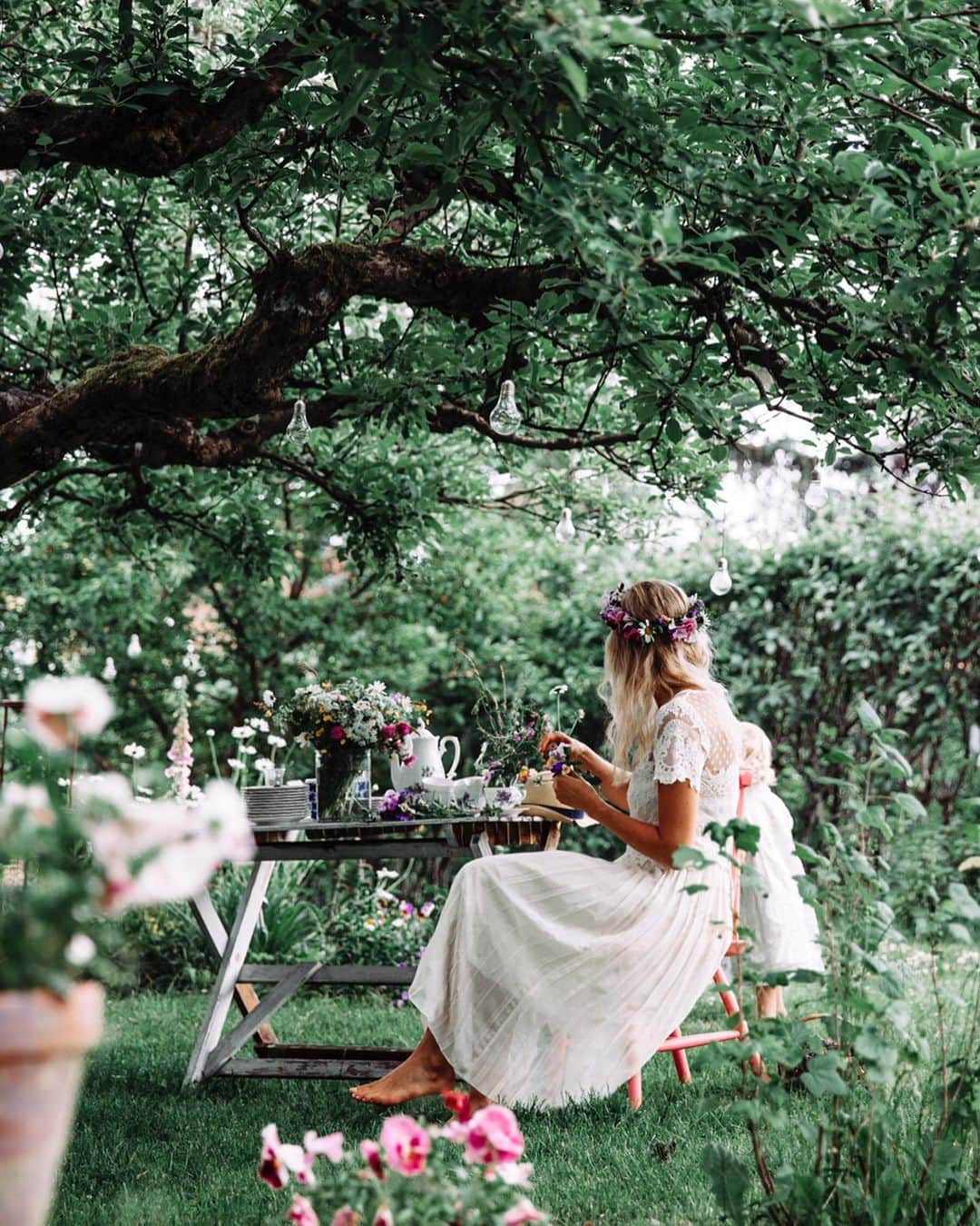 Linda Lomelinoさんのインスタグラム写真 - (Linda LomelinoInstagram)「Guys!! Guess what? I created presets for Lightroom and Camera Raw! Made for nature and dark food photography and they are now for sale on my site -lindalomelino.com. I seriously couldn’t be more happy with them! I’ve been working on this for months - making the presets the best they can be, creating videos, an installation guide and a pdf and testing them on a few friends 🥳 They are now ready for you too! There are three sets - two smaller collections with 5 in each, one with Nature presets and one with Dark Food presets. And one Full Collection with 15 presets which includes both the Dark food and Nature presets. Also included is an alternative way of editing - with profiles (I’ll show you in stories). Swipe for some before and afters. I’ll also post more in Stories if you’re interested. Link to the presets in my profile - 10% off until Friday 🥰 Hope you like them!  #camerarawpresets #lightroompresets #photopresets」4月5日 23時17分 - linda_lomelino