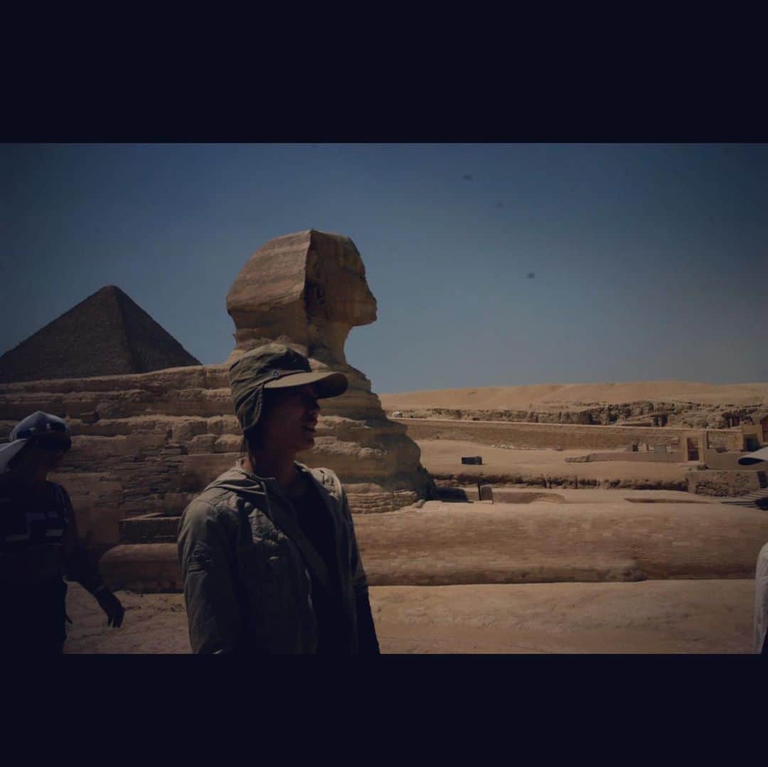 古市憲寿さんのインスタグラム写真 - (古市憲寿Instagram)「どこにも行けないから、旅の記録を見返している。写真って何で撮るかわからなかったけど、こんな日のためにあるのか。　#写真旅行 #2008年 #エジプト」4月5日 23時28分 - poe1985