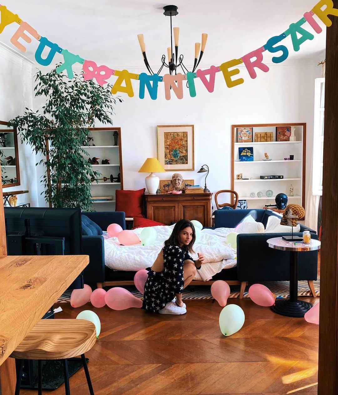 ティラーヌ・ブロンドーのインスタグラム：「💙❤️💜🧡💛💚💙」