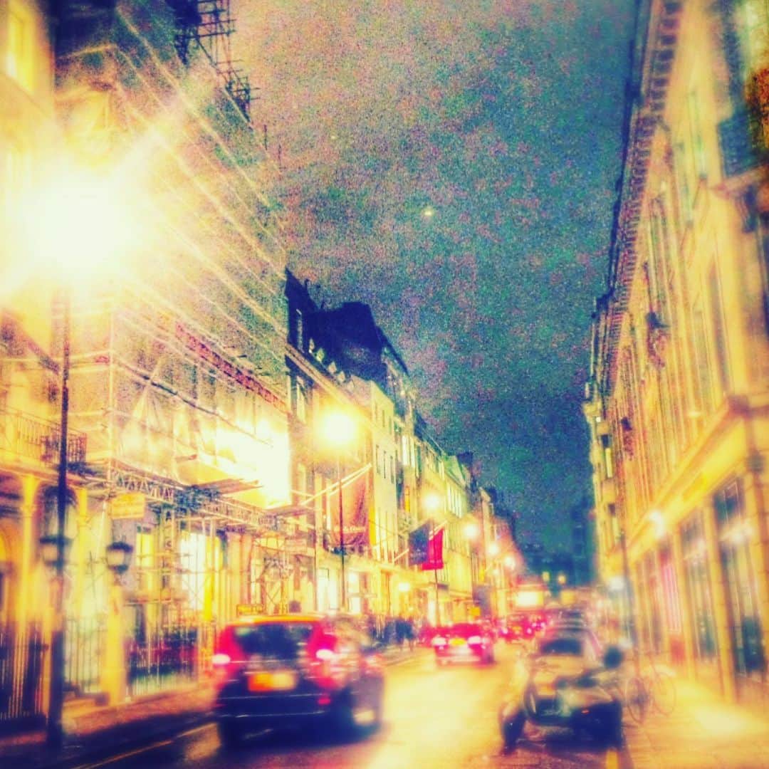 古市憲寿さんのインスタグラム写真 - (古市憲寿Instagram)「イギリスとノルウェー。初めてのロンドン楽しかったなあ。　#写真旅行 #2013年」4月5日 23時55分 - poe1985