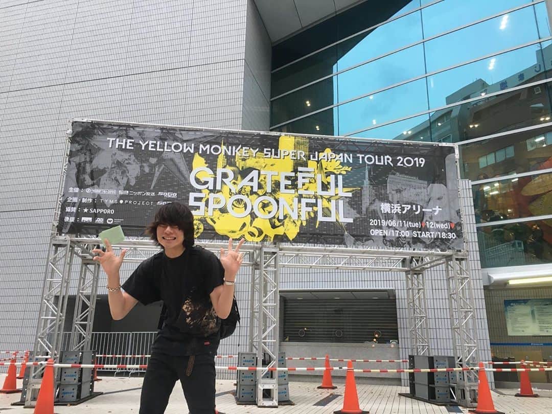 落合モトキのインスタグラム：「今日のドームツア ー東京行きたかった！しゃーないよね。 このツアー観に行くとずーっと❤️セトリだったのを思い出しました🙂 #なんかパンパンだな」