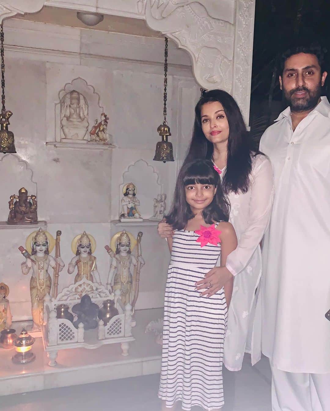 アイシュワリヤー・ラーイさんのインスタグラム写真 - (アイシュワリヤー・ラーイInstagram)「✨」4月6日 1時15分 - aishwaryaraibachchan_arb