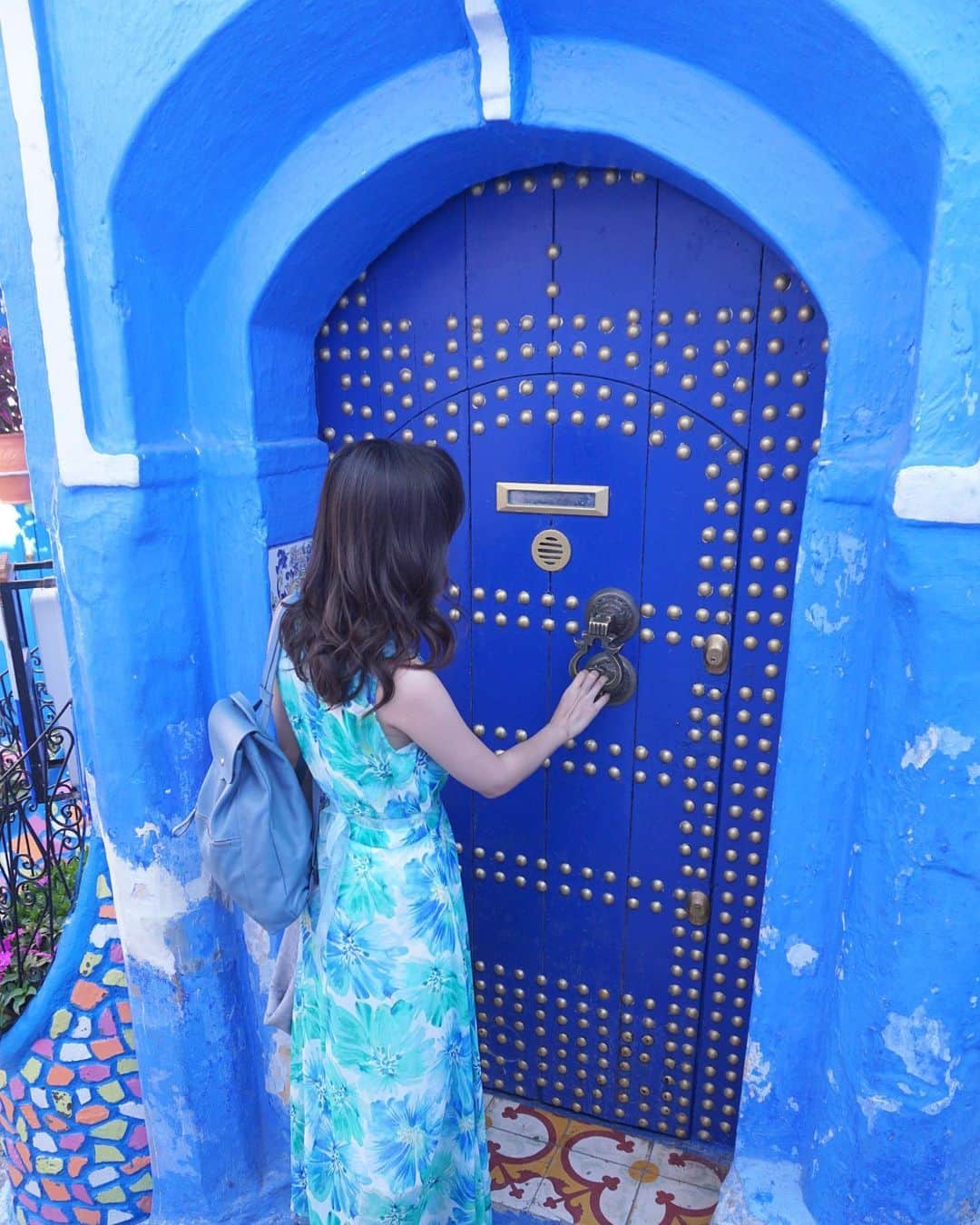 谷中麻里衣さんのインスタグラム写真 - (谷中麻里衣Instagram)「Looking back at pics from Morocco and dreaming of my next vacation... whenever that may be ❤️ Chefchaouen, the blue city ✨ . 青い町として有名なシャウエン、子猫が多い町でもありました😊 しばらく旅行できなさそうだから、過去の旅を見返してお家時間を過ごしています💕 . #chefchaouen  #chaouen #morocco #モロッコ #モロッコ旅行 #旅行 #シャウエン #麻里衣旅行」4月6日 1時29分 - marieyanaka
