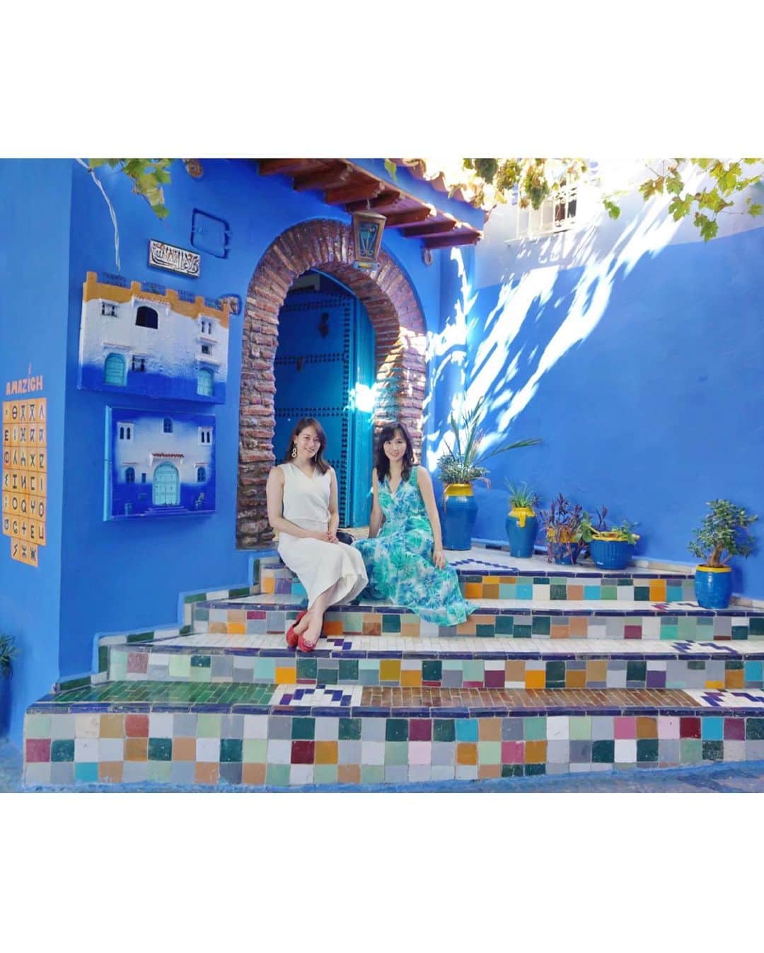 谷中麻里衣さんのインスタグラム写真 - (谷中麻里衣Instagram)「Looking back at pics from Morocco and dreaming of my next vacation... whenever that may be ❤️ Chefchaouen, the blue city ✨ . 青い町として有名なシャウエン、子猫が多い町でもありました😊 しばらく旅行できなさそうだから、過去の旅を見返してお家時間を過ごしています💕 . #chefchaouen  #chaouen #morocco #モロッコ #モロッコ旅行 #旅行 #シャウエン #麻里衣旅行」4月6日 1時29分 - marieyanaka