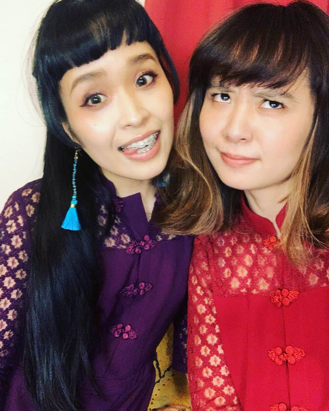 小春さんのインスタグラム写真 - (小春Instagram)「インスタライブありがとうございました。リクエストやったり妹が歌いたいのやったりマラカス無いからオートミール使ったり。  新曲お披露目しちゃいました。 「空が晴れたら」  だって昨日出来たんだもん。 みんなに聴いてもらうまでの間って不安になるもんなんですよね 感想アレコレありがとう 明日からも頑張れるヨ…🏠 新曲の動画はTwitterを見てネ YouTubeにあげようかなぁ🤔  #charanporantan  #stayhome」4月6日 1時37分 - suttokodokkoiii