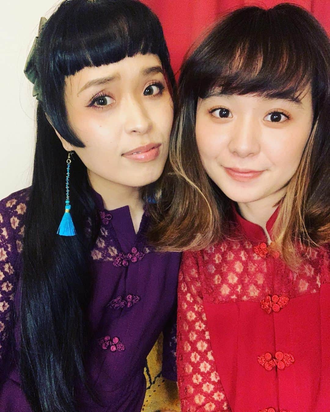のインスタグラム：「インスタライブありがとうございました。リクエストやったり妹が歌いたいのやったりマラカス無いからオートミール使ったり。  新曲お披露目しちゃいました。 「空が晴れたら」  だって昨日出来たんだもん。 みんなに聴いてもらうまでの間って不安になるもんなんですよね 感想アレコレありがとう 明日からも頑張れるヨ…🏠 新曲の動画はTwitterを見てネ YouTubeにあげようかなぁ🤔  #charanporantan  #stayhome」