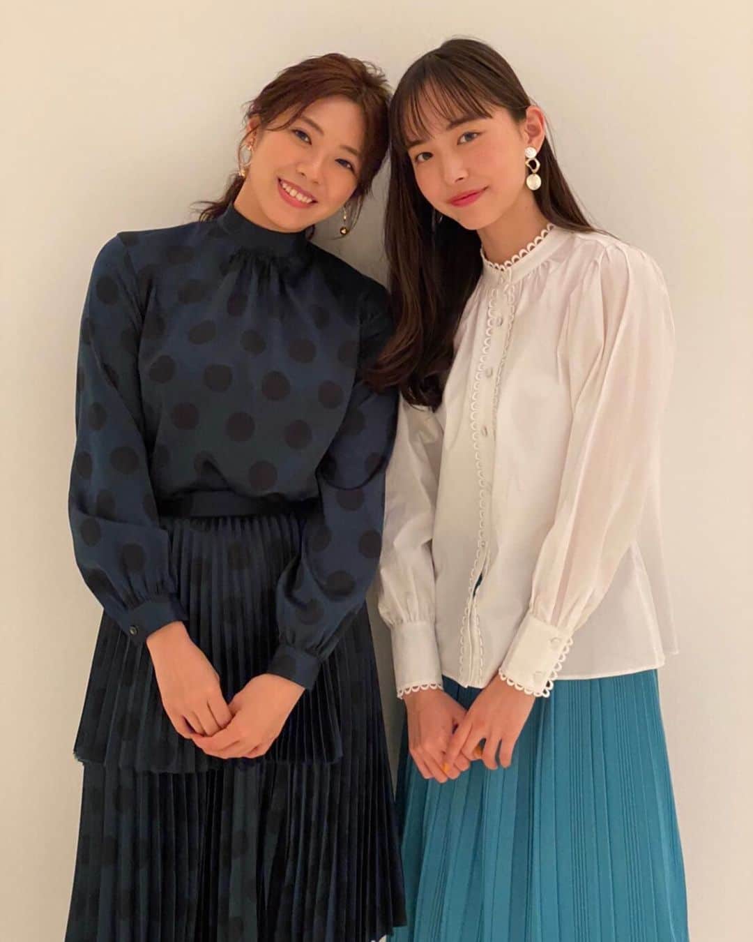 わちみなみのインスタグラム：「今日発売の週刊ポストに﻿ ﻿ 同じ修猷館出身の　井桁弘恵ちゃんと﻿ 登場させていただいています😊﻿ かわいくて光ってるよ🐤﻿ ﻿ 学年かぶってたの。😯﻿ 運動会がんばった話とか高校の愛とか﻿ グラビアとか語りました✨✨ ﻿ ﻿ ﻿ 編集の方が修猷館出身で﻿ トークが楽しくて懐かしくて涙が出そう笑﻿ ﻿ 修猷出身の方、﻿ もっとこれからお会いしたいなあ☺️﻿ ﻿  #修猷館﻿ #sureyoucan ﻿ ↑スイムキャップにかいてあった﻿ #修猷勇敢足して修猷館﻿  謎ワード多い﻿ 二人とも大幹　 大幹の説明が難しい #福岡愛が深み﻿ ﻿ #井桁弘恵　ちゃん﻿ かわいくて落ち着いている﻿ 見習うべきところしかない﻿ 仲良くしてくれてありがとう🙏✨」