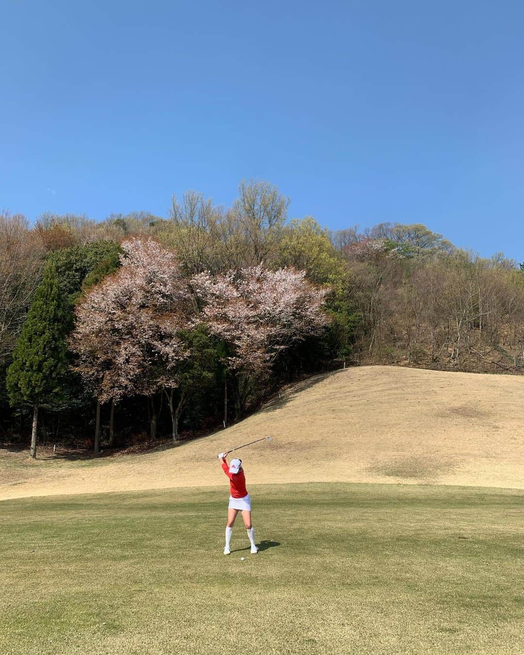 森田遥のインスタグラム：「皆さんに報告があります！ 今シーズン、新英HD様に所属スポンサーとしてサポートして頂ける事になりました。私自身初めての所属ですが強力な仲間として一緒に戦えること、感謝しています！😊新型コロナウイルスにより、まだツアーは開幕はしていませんが皆さんも今しか出来ない事を考えて過ごしていきましょう！ #新英HD #新英ホールディングス」