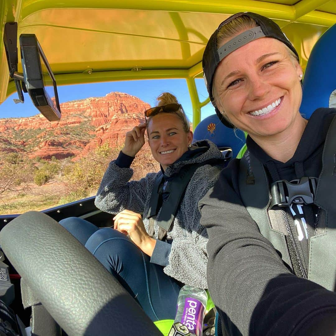 ライアン・オウトゥールさんのインスタグラム写真 - (ライアン・オウトゥールInstagram)「Little get away with my girl! #socialdistancing #sedona #sxs #canammaverick #loveislove」4月6日 11時13分 - ryannotoole