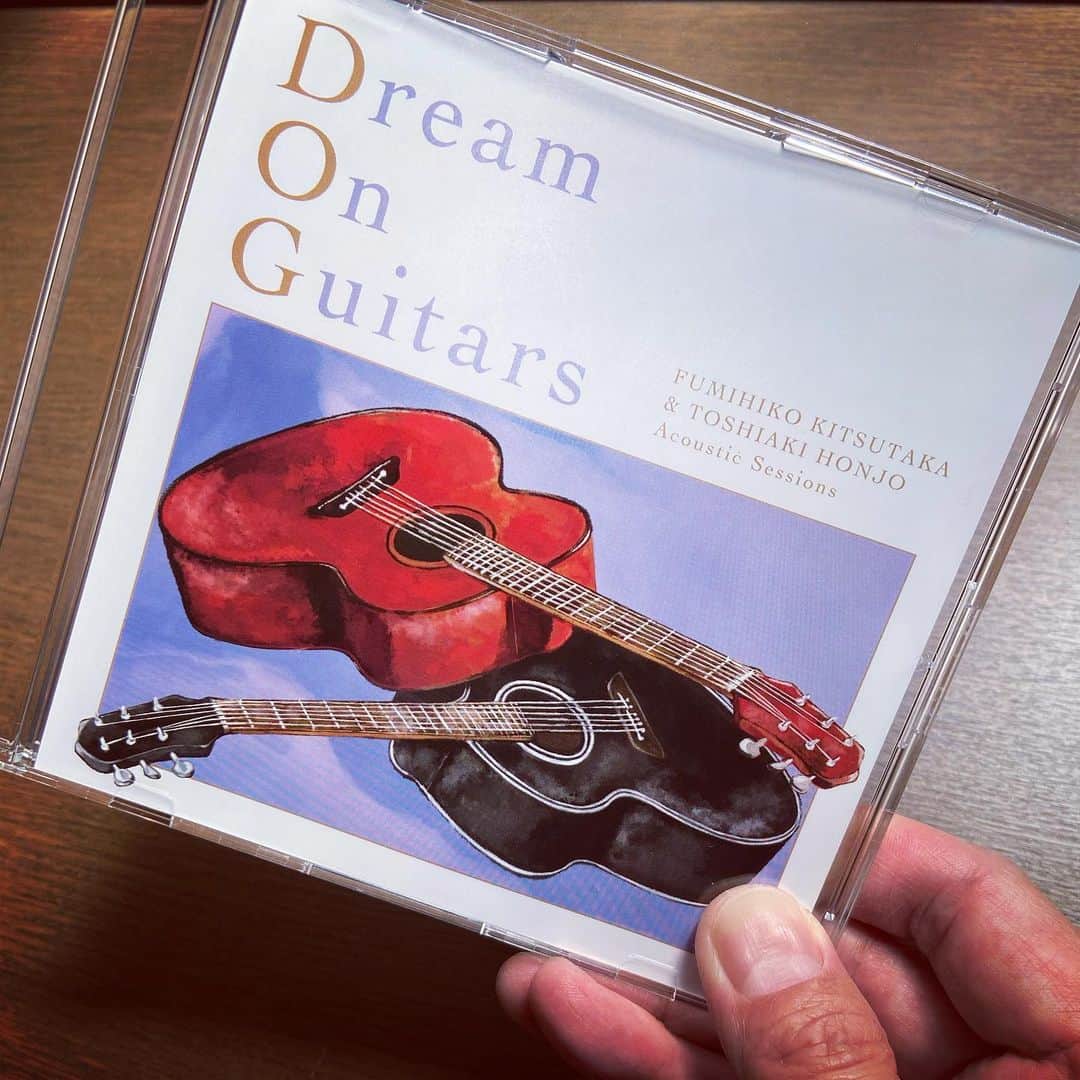 本城聡章のインスタグラム：「💿😉 #橘高文彦本城聡章AcousticSessions #橘高文彦 #本城聡章 #DreamOnGuitars」