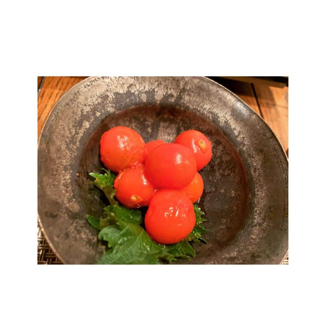 のインスタグラム：「. 連続投稿すみません。 日々のおかず記録🙌 プチトマトの酢漬けと 大学芋○ トマトの酢漬けは 大好きで、よく作ってました🍅 . 健康第一。 こんな時こそ、 自分を大切にする事で 周りも大切に。 #料理 #ちょびっとおかず#作り置き」