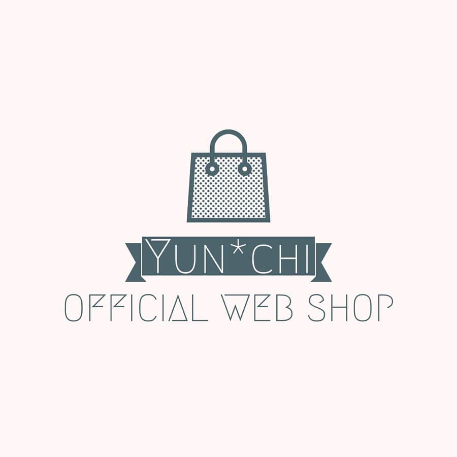 のインスタグラム：「探り探りですが、Yun*chiのofficial web shopを作りました！ . おまたせしました！在庫復活！ 追加生産しました☺️ 前回発送分も無事にみんなの手元に届いたようで一安心です！報告ありがとう🙏✨ . ーーーーーーーーーー ごめんなさい🥺 点線下記の内容で、ご案内していたのですが、あっという間にsold outしてしまったみたいです！ありがたき幸せ！ お試しで、ほんの少ししか在庫してなかったので、近いうちにもう少し補充できるように頑張りますね！ . 購入してくださった方々は、配送の準備させて頂くので、しばしお待ちください🙇‍♀️ 本当に嬉しいな！！ありがとうございます！！ ーーーーーーーーーー . 今回少量ですが去年の11月25日に物販限定でreleaseした『Ienai』通販で買えるようになりました♩ (5種類のお写真もランダムで1枚ずつ入ってます📸) . 「遠方で買いに行けないよう」と言ってくれてたのを思い出して作ってみました。みんな元気かな？ . ライブも沢山延期になってしまって、なかなかみんなに会えないので、お家で、少しでもYun*chiを聴いてもらえると嬉しいです😌🌸 . リンクはプロフィールから🛍✨」