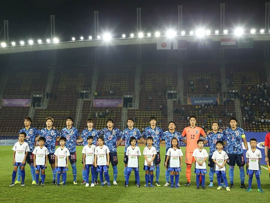 日本サッカー協会さんのインスタグラム写真 - (日本サッカー協会Instagram)「#渡辺剛 選手インタビュー🗣（#ＦＣ東京 ）JFA.jpにて公開中！ ・ JFA.jpでは【東京オリンピックに向けて】と題し、渡辺剛選手インタビューを公開しています。 ・ 昨年10月のブラジル遠征で代表に初選出され、今年1月のAFC U-23選手権タイ2020にも出場したDF 渡辺剛選手に話を聞きました。ぜひご覧ください。 ・ 「僕はこれまで批判される立場にすらいなかった。期待されていたり、代表としての責任を背負っているからこそ批判されるわけで、自分の立ち位置の変化も感じられたし、その批判がモチベーションにもなっています。」 ・ #jfa #daihyo #u23日本代表 #fctokyo」4月6日 12時09分 - japanfootballassociation