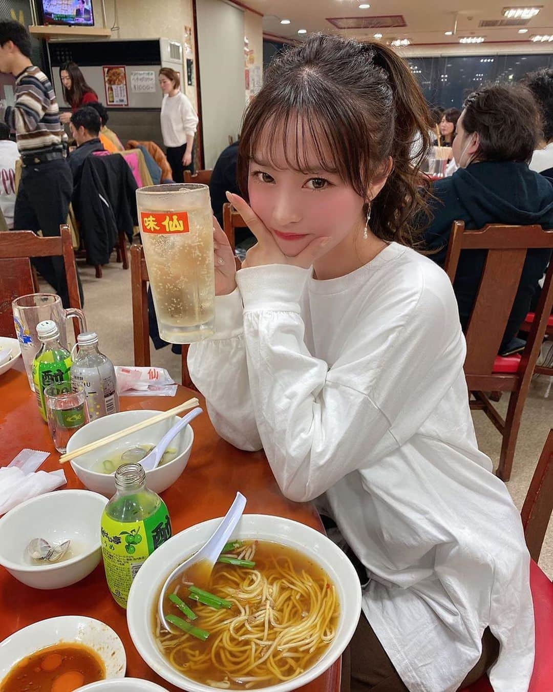 美女美容事情さんのインスタグラム写真 - (美女美容事情Instagram)「《愛する人で同好会⁉️仲間募集😋》⠀⁠ *⠀⠀⠀⠀⠀⠀⠀⠀⠀⠀⠀⠀⁠ リポストを使って、素敵な写真📷✨を投稿されてる方を紹介させて頂く⠀⠀⁠ 【💄美女美容事情💅】のコーナーです✨⠀⠀⠀⁠ *⠀⠀⠀⠀⠀⁠ 今回ご紹介させて頂きますのは‼️⠀⠀⠀⠀⠀⠀⠀⠀⁠ 清里千聖さん< @chiseikiyosato >の素敵なお写真📸⠀⠀⠀⠀⠀⁠ *⠀⠀⠀⠀⠀⠀⁠ 味仙を愛する人で同好会つくりたいという清里千聖さん🥺💕愛の深さが伺えますね✨💛食べている姿がとっても可愛いです😆✨⠀⁠ ⠀⁠ *⠀⁠ 清里千聖さんのアカウントには他にも素敵な投稿が沢山ありますので是非覗いてみてね💁‍♀️💙⠀⠀⠀⠀⠀⠀⠀⁠ *⠀⠀⠀⠀⠀⠀⠀⠀⁠ 清里千聖さん< @chiseikiyosato >⠀⁠ 素敵な投稿ありがとうございました☺️📸✨⠀⠀⠀⠀⠀⠀⁠ ⠀⠀⠀⠀⠀⠀⠀⠀⁠ △▼△▼△▼△▼△▼△▼△▼△▼△▼⠀⠀⠀⠀⠀⠀⠀⠀⠀⠀⠀⠀⠀⠀⠀⠀⠀⠀⠀⠀⠀⠀⠀⠀⠀⠀⠀⠀⠀⠀⁠ ❤️🧡💛「美女美容事情」💚💙💜⠀⠀⠀⠀⠀⠀⠀⠀⠀⠀⠀⠀⁠ 👇掲載ご希望の方は👇⠀⠀⠀⠀⠀⠀⠀⠀⠀⠀⠀⠀⠀⁠ @b_b_j.jタグ付けと🖤 # ビジョビ⠀🖤⠀⠀⠀⠀⠀⠀⠀⠀⠀⠀⠀⠀⁠ をタグ付けお願いします✨⠀⠀⠀⠀⠀⠀⠀⠀⠀⠀⠀⠀⠀⁠ ――――――――――――――――⠀⠀⠀⠀⠀⠀⠀⠀⠀⠀⠀⠀⠀⠀⠀⠀⠀⠀⠀⠀⁠ ～姉妹アカウントのご紹介～⠀⠀⠀⠀⠀⠀⠀⠀⠀⠀⠀⠀⠀⠀⠀⠀⠀⠀⠀⠀⠀⠀⠀⠀⁠ ◇美容情報を紹介している«美女美容事情～Beauty～»⠀⠀⠀⠀⠀⠀⠀⠀⠀⠀⠀⠀⠀⠀⠀⠀⠀⠀⠀⠀⠀⠀⠀⠀⁠ ( @b_b_j.j_b )⠀⠀⠀⠀⠀⠀⠀⠀⠀⠀⠀⠀⠀⠀⠀⠀⠀⠀⠀⠀⠀⠀⠀⠀⁠ ◇美しい旅スポット紹介をしている«美 spot»⠀⠀⠀⠀⠀⠀⠀⠀⠀⠀⠀⠀⠀⠀⠀⠀⠀⠀⠀⠀⠀⠀⠀⠀⁠ ( @b__spo )⠀⠀⠀⠀⠀⠀⠀⠀⠀⠀⠀⠀⠀⠀⠀⠀⠀⠀⠀⠀⠀⁠ よかったらこちらも覗いてみてね✨⠀⠀⠀⠀⠀⠀⠀⠀⠀⠀⠀⠀⠀⠀⠀⠀⠀⠀⠀⠀⠀⠀⠀⠀⁠ ――――――――――――――――⠀⠀⠀⠀⠀⠀⠀⠀⠀⠀⁠ ⠀⠀⠀⠀⠀⠀⠀⁠ #メイク #美白  #goodtime ⠀⠀⁠ #化粧品大好き #お洒落さんと繋がりたい ⠀⠀⁠ #美白ケア  #きれいめカジュアル ⠀⠀⁠ #きれいめコーデ #美肌ケア ⠀⠀⠀⁠ #お出かけコーデ ⠀⠀⁠ #大人かわいい ⠀⠀⁠ #ファッションコーデ #ポニーテール ⠀⁠ #食べ歩き #ビューティー⁠ #味仙#中華⁠ #中華料理#🇨🇳#🐼⠀⠀⁠ #ラーメン#🍜 ⁠ #味仙」4月6日 12時33分 - b_b_j.j