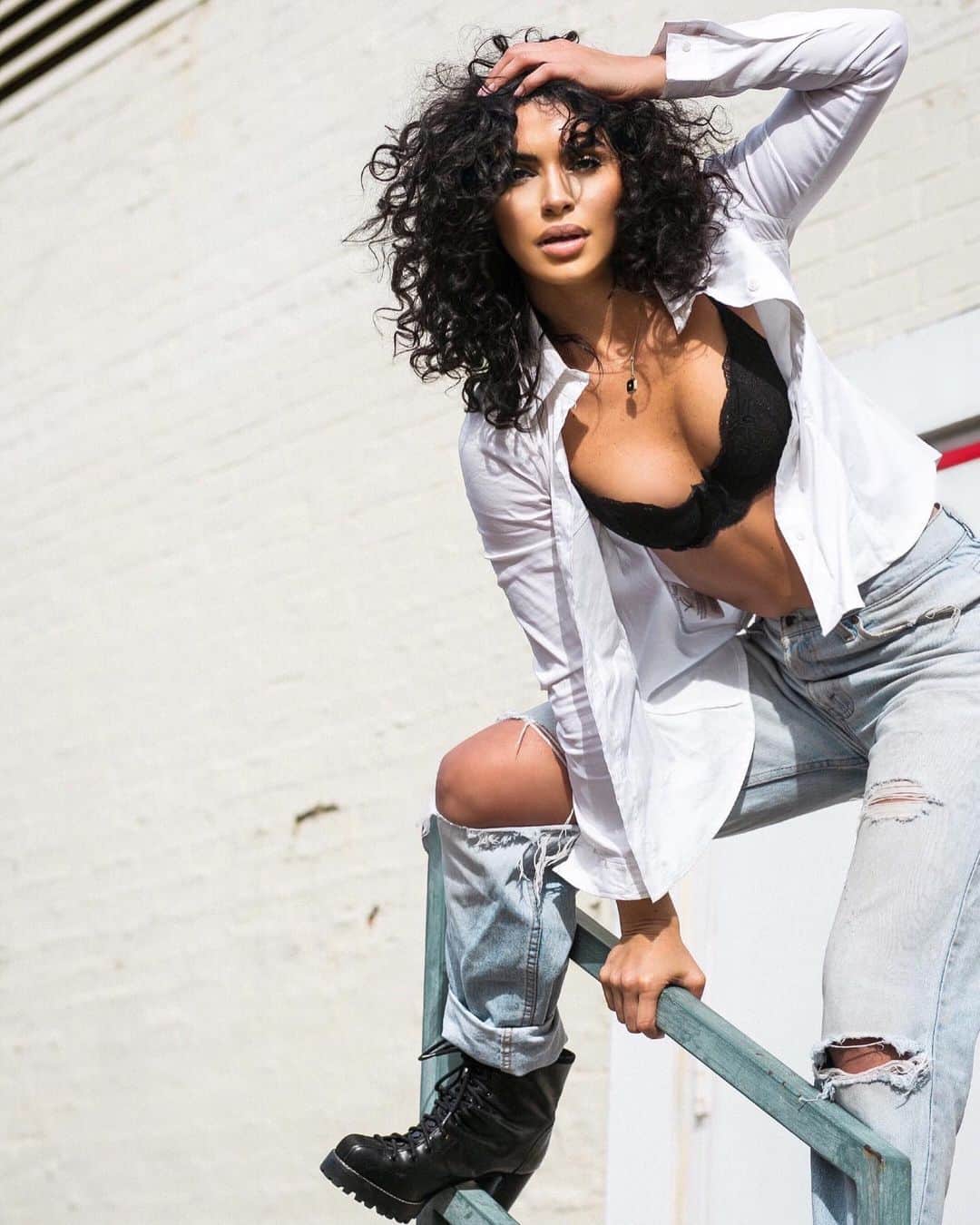 Michele Plaiaのインスタグラム：「Monkey business 🐒  #losangeles #photography #photooftheday #sunday #blackandwhite #fitness #girl #model #curlyhair #stayhome #bodybuilding #life #lifestyle」