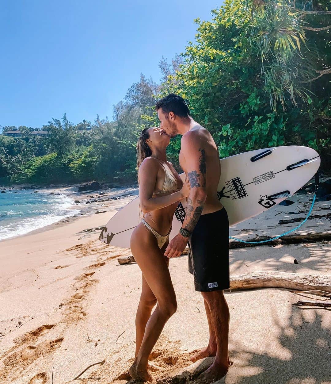 アラナ・ブランチャードのインスタグラム：「Self timer since no one is around.....」