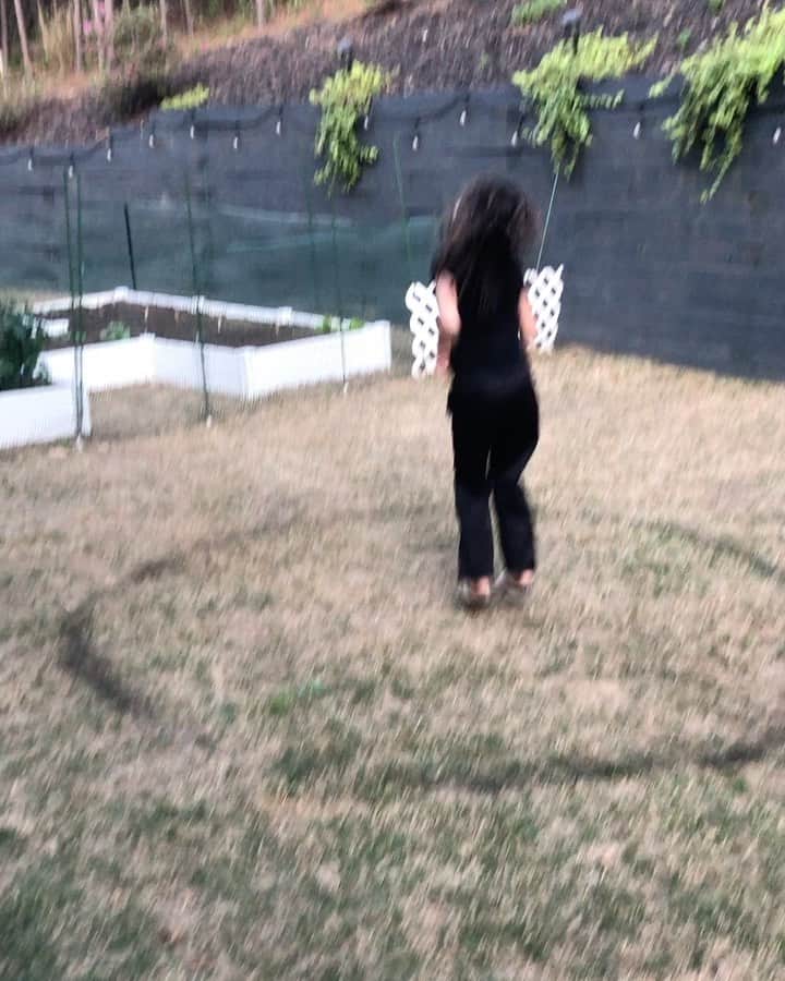 Angie Keiserのインスタグラム：「Quarantine. Day: whatever 🤷‍♀️ She’s requested/begged for a trampoline. We asked her to prove that she could jump in a circle for hours on end. This is how we entertain ourselves now. In the meantime though, that garden is coming along like 🌱🌱🌱 And we also introduced her to one of my all time favorite movies this weekend - Goonies 🙌🏼 How are you staying busy/entertained at home? #stayhomesavelives #notesfromquarantine #parentinghacks」