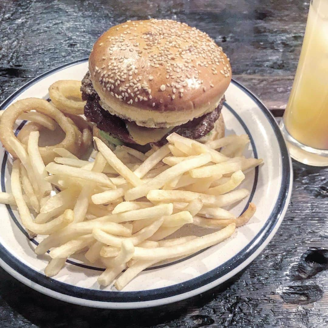 takuma watanabeのインスタグラム：「#最強 #🖤 #🍔 #🍟 #🥤」