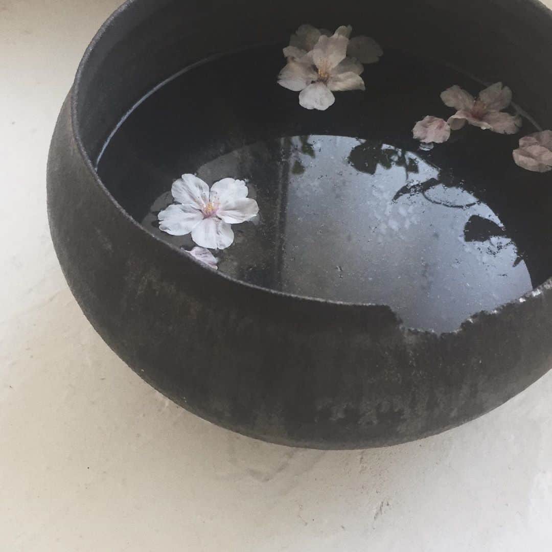 惟本康明 / yasuaki yoshimotoのインスタグラム：「収束しても忘れぬよう #interior #インテリア」