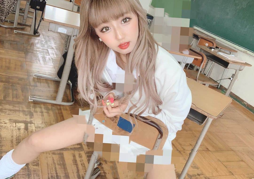 のインスタグラム：「本日0:12〜 テレビ東京7ch 青春高校３年C組に出演します💜 深夜枠に移動して初回放送です🥱🌙 是非見てください🐶 ストーリーとかにupしてねん！ 見に行く〜😆 ❤︎ #青春高校3年c組 #テレビ東京 #女子高生 #jk #コスプレ」