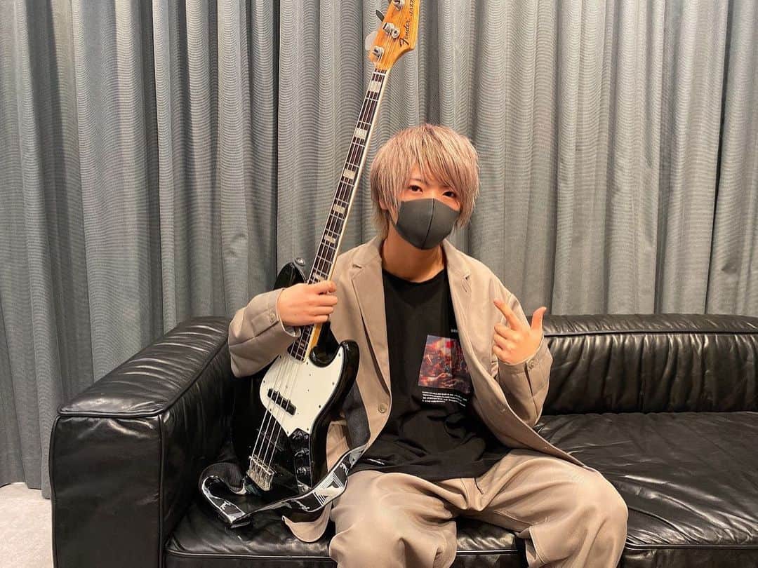 圭吾のインスタグラム：「配信ライブでした🤟」