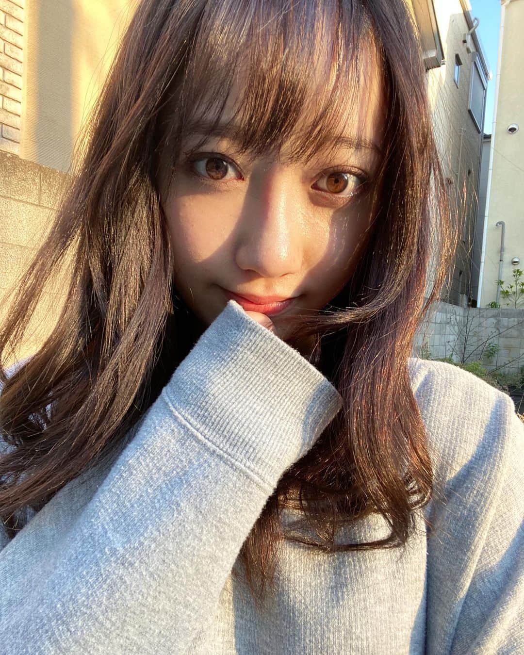 片原恵麻さんのインスタグラム写真 - (片原恵麻Instagram)「食料買いに近くのスーパーまで🚶‍♀️ 久々に太陽の光にあたったよ‪‪☺︎‬ マスクは写真撮る時だけ外した😷」4月6日 21時29分 - emma_katahara