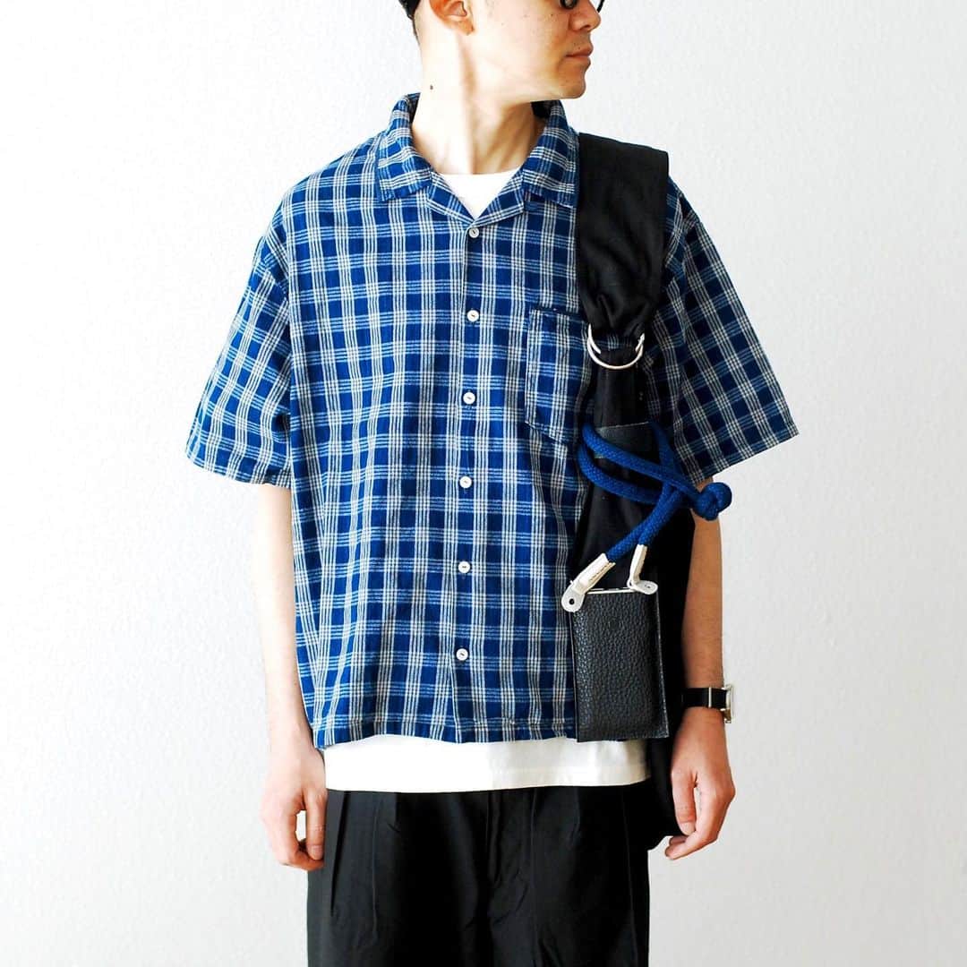 wonder_mountain_irieさんのインスタグラム写真 - (wonder_mountain_irieInstagram)「_ Porter Classic / ポータークラシック “PALAKA SHORT SLEEVE SHIRT” ￥35,200- _ 〈online store / @digital_mountain〉 https://www.digital-mountain.net/shopdetail/000000011250/ _ 【オンラインストア#DigitalMountain へのご注文】 *24時間受付 *15時までのご注文で即日発送 *1万円以上ご購入で送料無料 tel：084-973-8204 _ We can send your order overseas. Accepted payment method is by PayPal or credit card only. (AMEX is not accepted)  Ordering procedure details can be found here. >>http://www.digital-mountain.net/html/page56.html  _ #PorterClassic #ポータークラシック _ 本店：#WonderMountain  blog>> http://wm.digital-mountain.info _ 〒720-0044  広島県福山市笠岡町4-18  JR 「#福山駅」より徒歩10分 (水曜、木曜定休) #ワンダーマウンテン #japan #hiroshima #福山 #福山市 #尾道 #倉敷 #鞆の浦 近く _ 系列店：@hacbywondermountain _」4月6日 21時36分 - wonder_mountain_