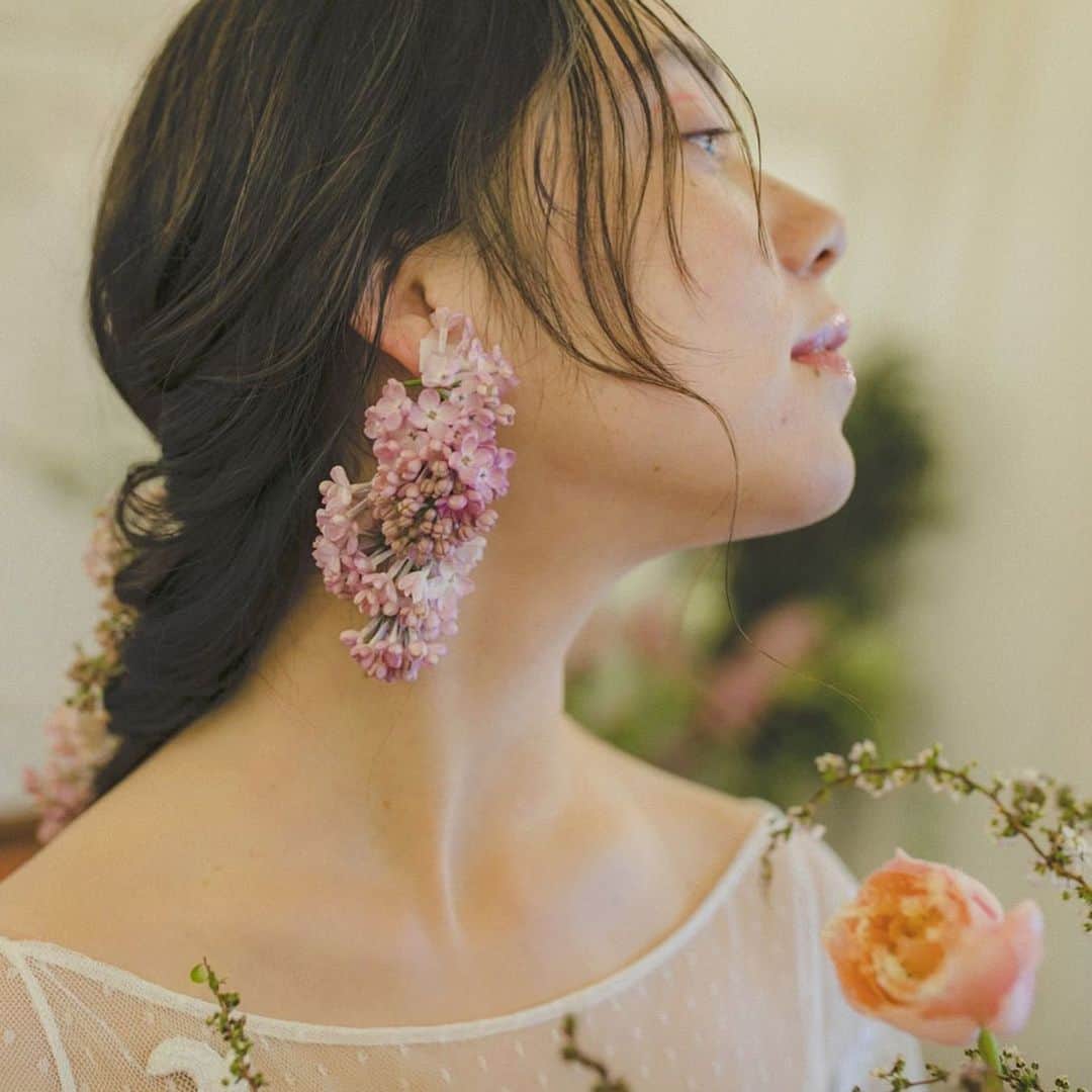 ボートメア ジュリ 雪花さんのインスタグラム写真 ボートメア ジュリ 雪花instagram 大好きなライラックのピアス もちろん本物です 可愛い 生花は寿命があるからこそ とっても魅力的だ Hairmake Brillantmari Photo Fukudahitomi610 Flower
