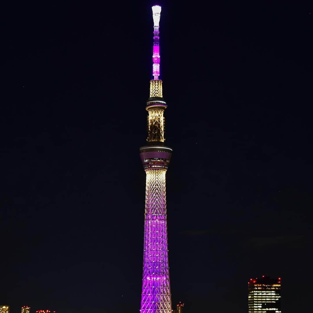 TOBU RAILWAY（東武鉄道）さんのインスタグラム写真 - (TOBU RAILWAY（東武鉄道）Instagram)「. . 🚩TOKYO SKYTREE . . [TOKYO SKYTREE’s illumination has been upgraded with increased radiance!] . . TOKYO SKYTREE’s illumination has been renewed with an impressive lighting design that will remain in the hearts of the people who will see it, with more radiance and various arrangements filled with lots of lively movements.  http://www.tokyo-skytree.jp/en/enjoy/lighting/ . . . . . #tokyoskytree #tokyo #asakusa  #travelgram #tobujapantrip #discoverjapan #unknownjapan #jp_gallery #visitjapan #japan_of_insta #art_of_japan #instatravel #japan #instagood #travel_japan #exoloretheworld  #landscape #ig_japan #explorejapan #travelinjapan #beautifuldestinationsaroundworld」4月6日 12時53分 - tobu_japan_trip