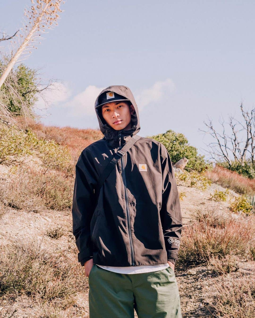 HYPEBEASTさんのインスタグラム写真 - (HYPEBEASTInstagram)「@hypebeaststyle: @carharttwip looks to the great outdoors for a new Spring/Summer 2020 edit that’s been renamed to “The Great Indoors” due to the current situation around the world and the need for social distancing. Featuring a number of technical and functional pieces, the edit “serves as a comforting reminder of what lies in wait when this is all over.” ⁠⠀ Photo: @coleybrown123」4月6日 13時31分 - hypebeast