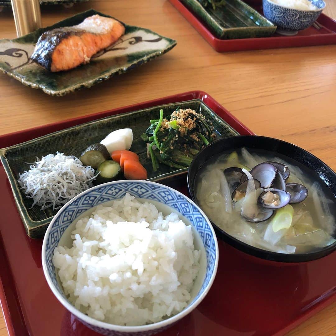 行正り香さんのインスタグラム写真 - (行正り香Instagram)「ヘルシー朝ごはんを食べて、お昼はカップヌードルにしちゃいました。やっぱりカップヌードルとか、どん兵衛とか、丸ちゃんとか、ペヤングとか、美味しいわあ#rikayukimasa #行正り香 #カップ麺」4月6日 14時22分 - rikayukimasa