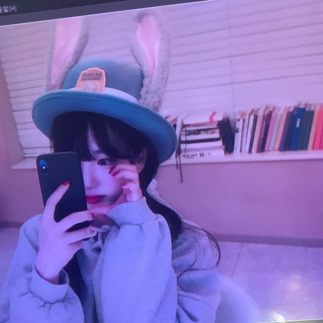 ド・ボッスンのインスタグラム：「블로그 해버렸다 해내버렸다 🐰」